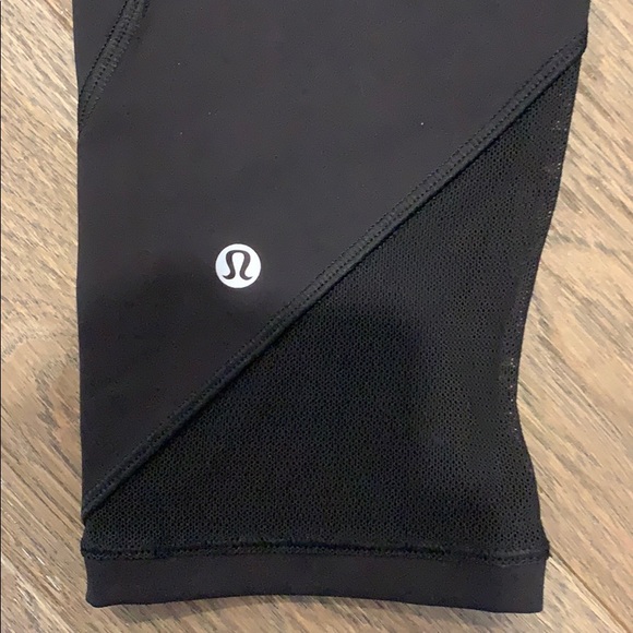 Lululemon High Waisted Cropped Leggings - Picture 5 of 6
